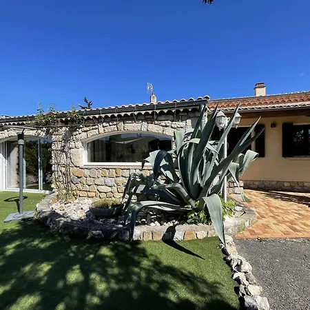 Maison Climatisee Avec Jardin Pres Du Centre De Pont D'arc - 6 Couchages - Fr-1-382-112 * Vallon-Pont-d'Arc