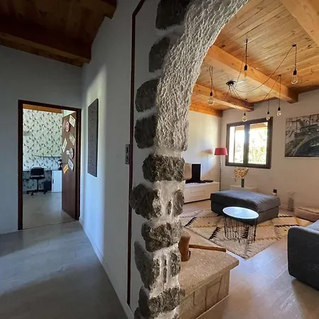 Maison Climatisee Avec Jardin Pres Du Centre De Pont D'arc - 6 Couchages - Fr-1-382-112 Holiday home